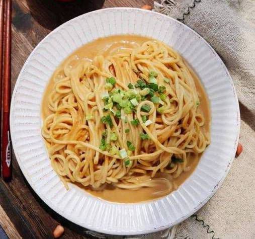 Noodle with Peanut Sauce / 花生酱拌面- Q8
