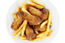 Ailes de poulet avec frites (6 mcx)