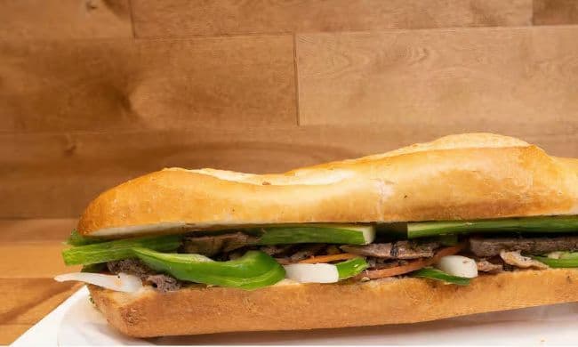BANH MI BOEUF GRILLÉ