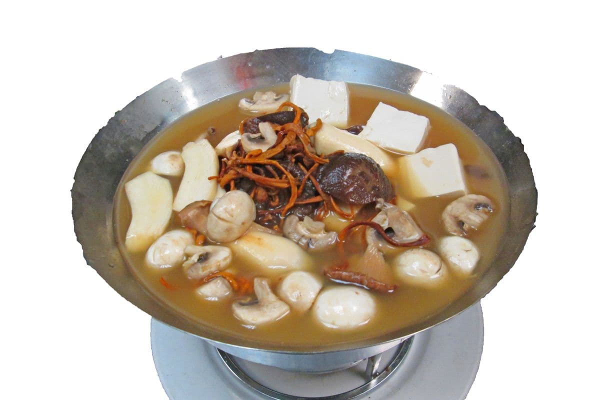 227. Mixed Mushroom with Tofu in Wok 锅仔虫草花什菌豆腐