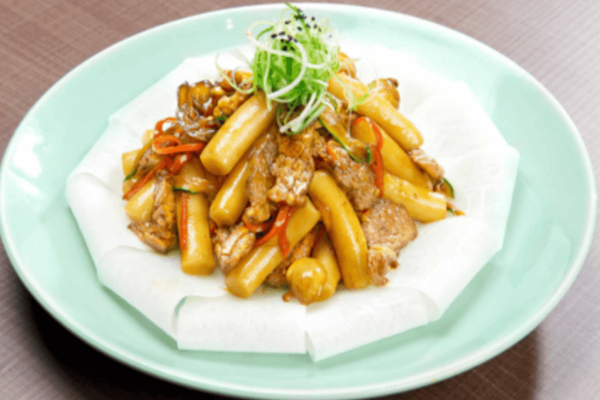 Royal Rice-Cakes (Rice-cakes with Soy Sauce) (궁중 떡볶이)