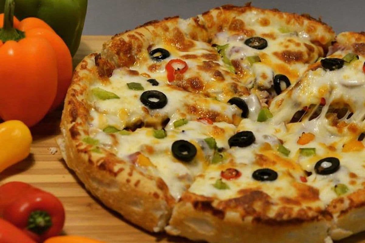 Medium Night Special Pizza (Makhsoos)