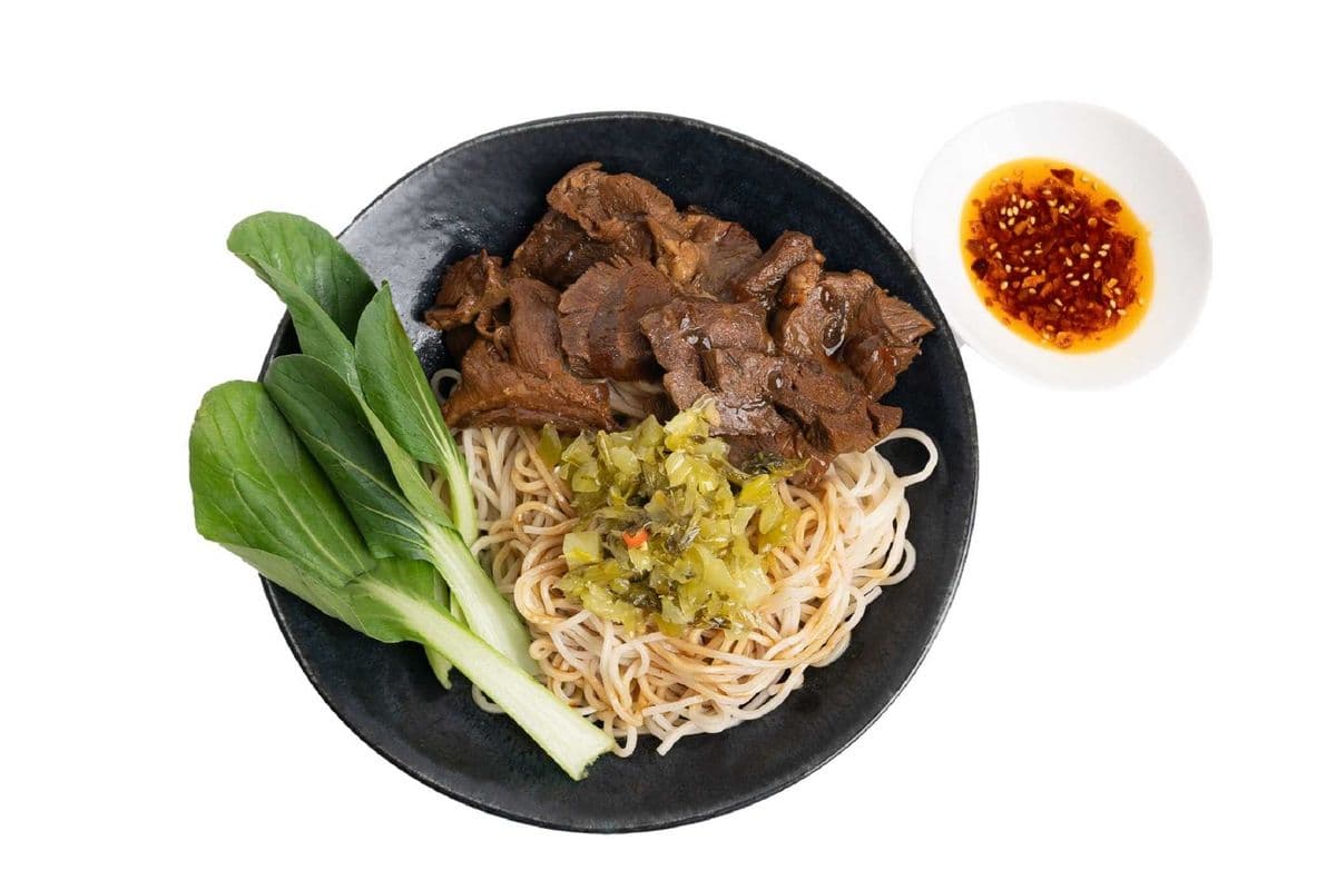 Braised Beef on Dry Noodle 一品牛肉干拌面