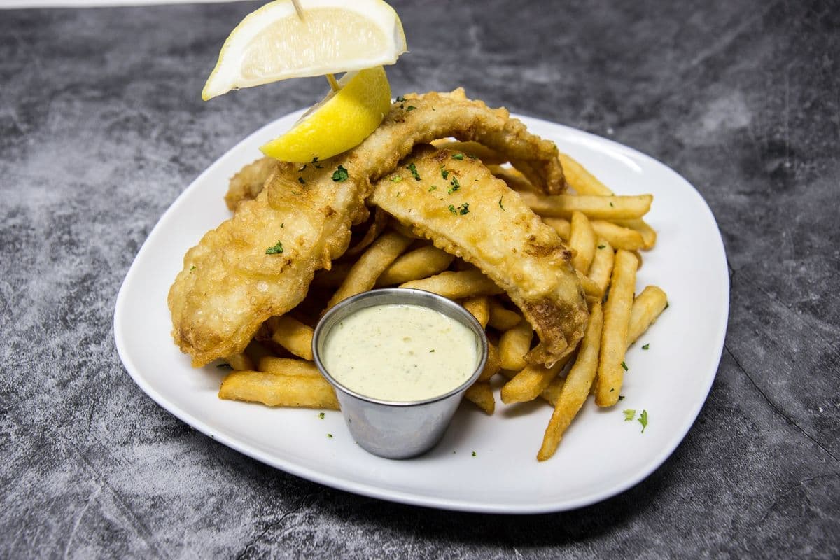 Fish and Chips (2 pieces)