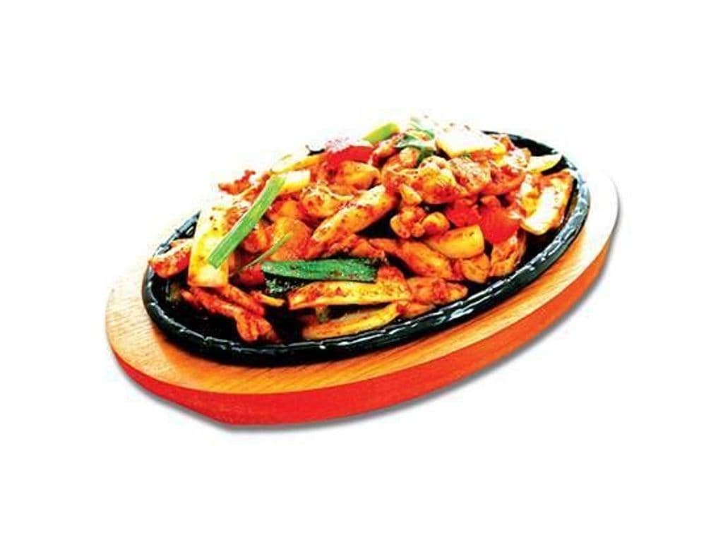 Barbeque Spicy Pork (돼지 고기 튀김鐵板辣豬肉)