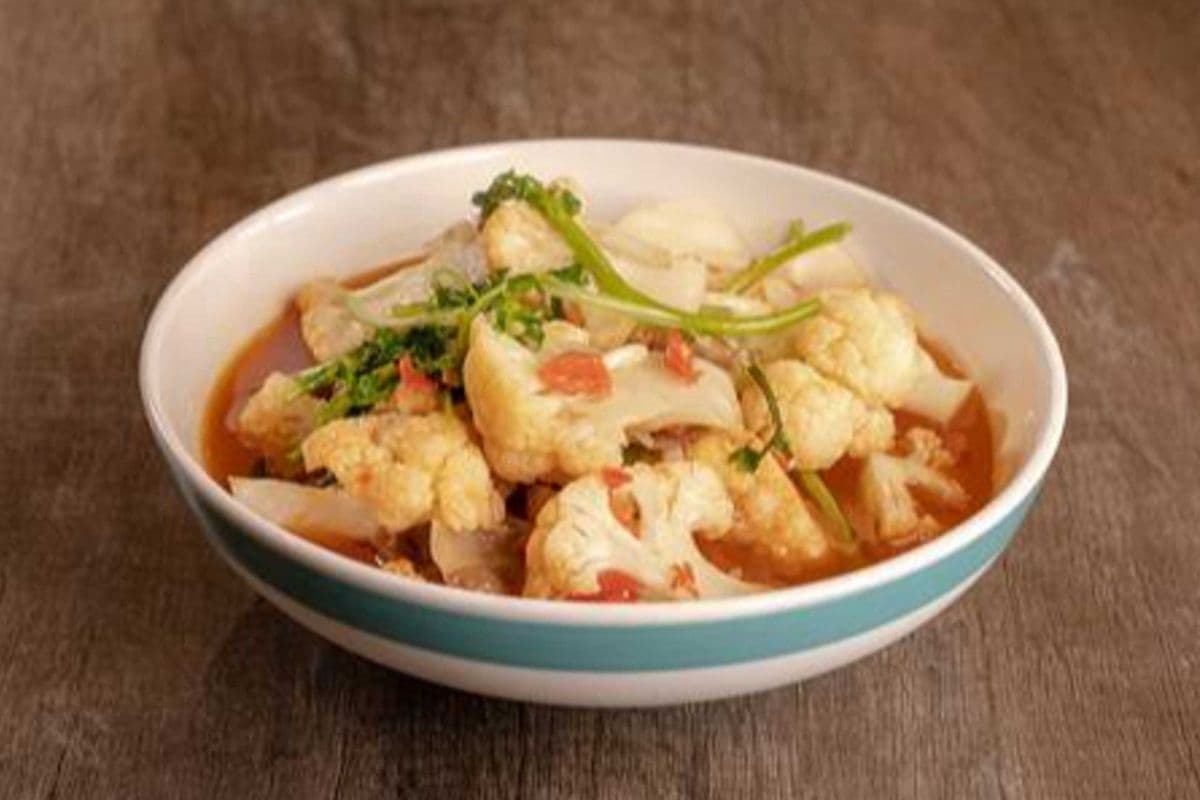 农家大碗花菜Stir-Fried Cauliflower with Pork Slices