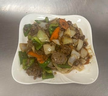 Beef Chow Fan with Black Bean & Garlic Sauce / 豉汁牛河