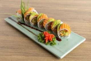 Red Dragon Roll (10 pcs)