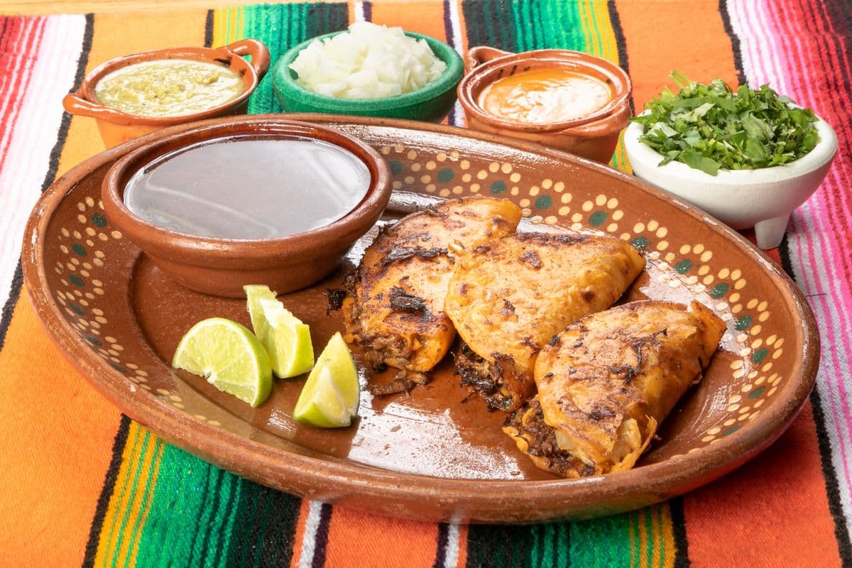 Quesadillas de Birria (3 mcx) / Birria Quesadilla (3 pcs)