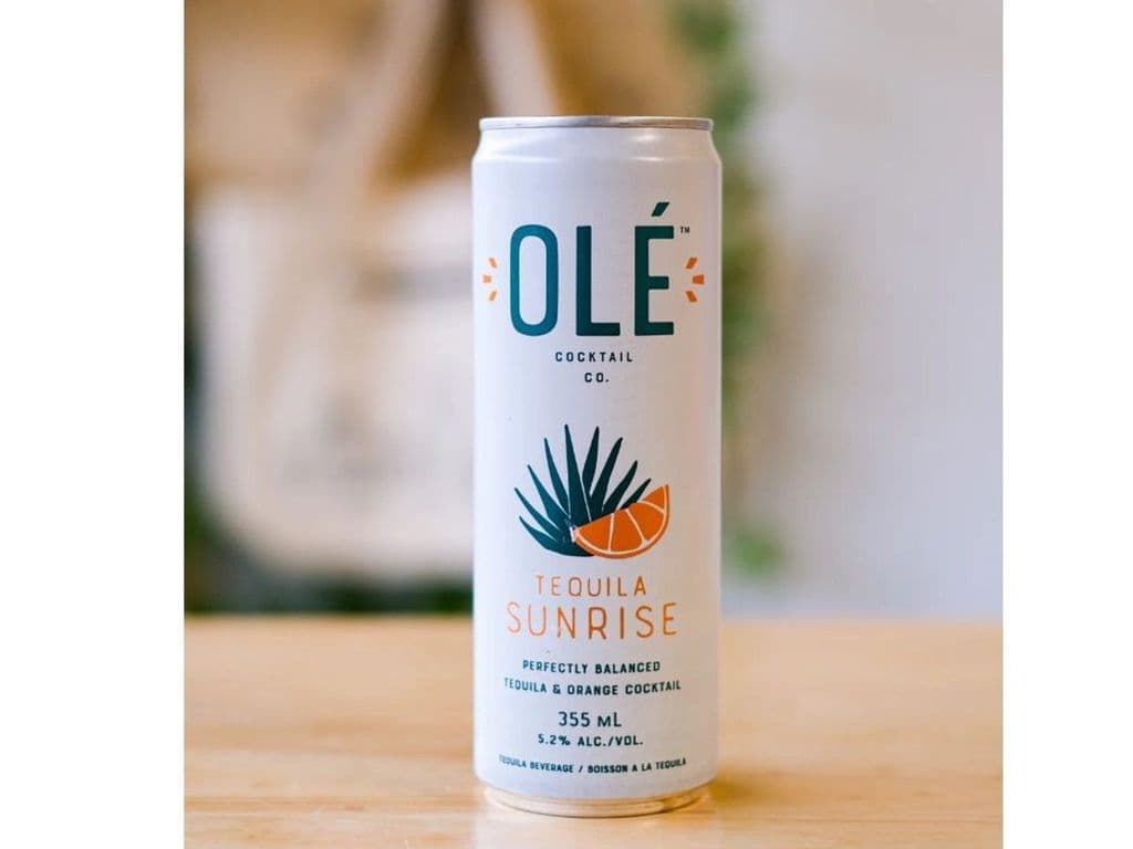 OLÉ Cocktail Co. , 355ml (5.2% ABV)