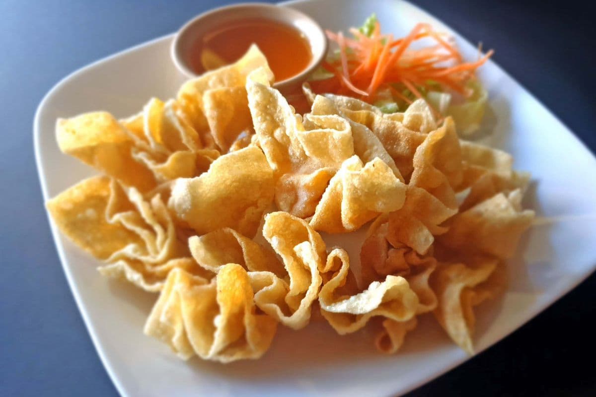 1. Crispy Wontons (10 pcs)