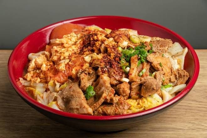 Hot Spicy Oil On Tomato Egg & Spicy Sour Pork Noodles 油泼西红柿鸡蛋岐山肉拌面