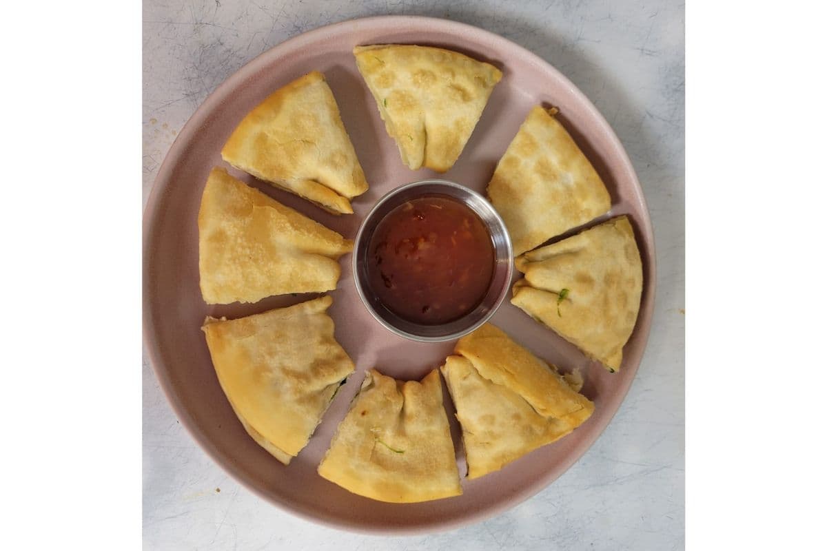 Onion Cake (1 pc)