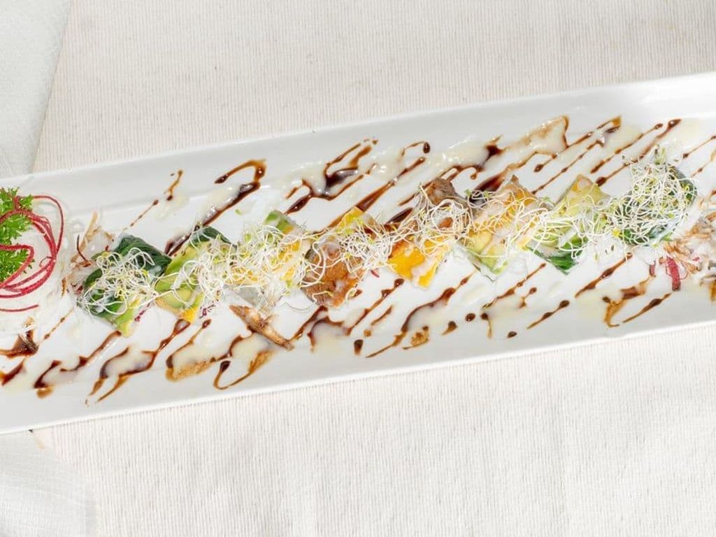Veggie Rainbow Roll (8 Pieces)