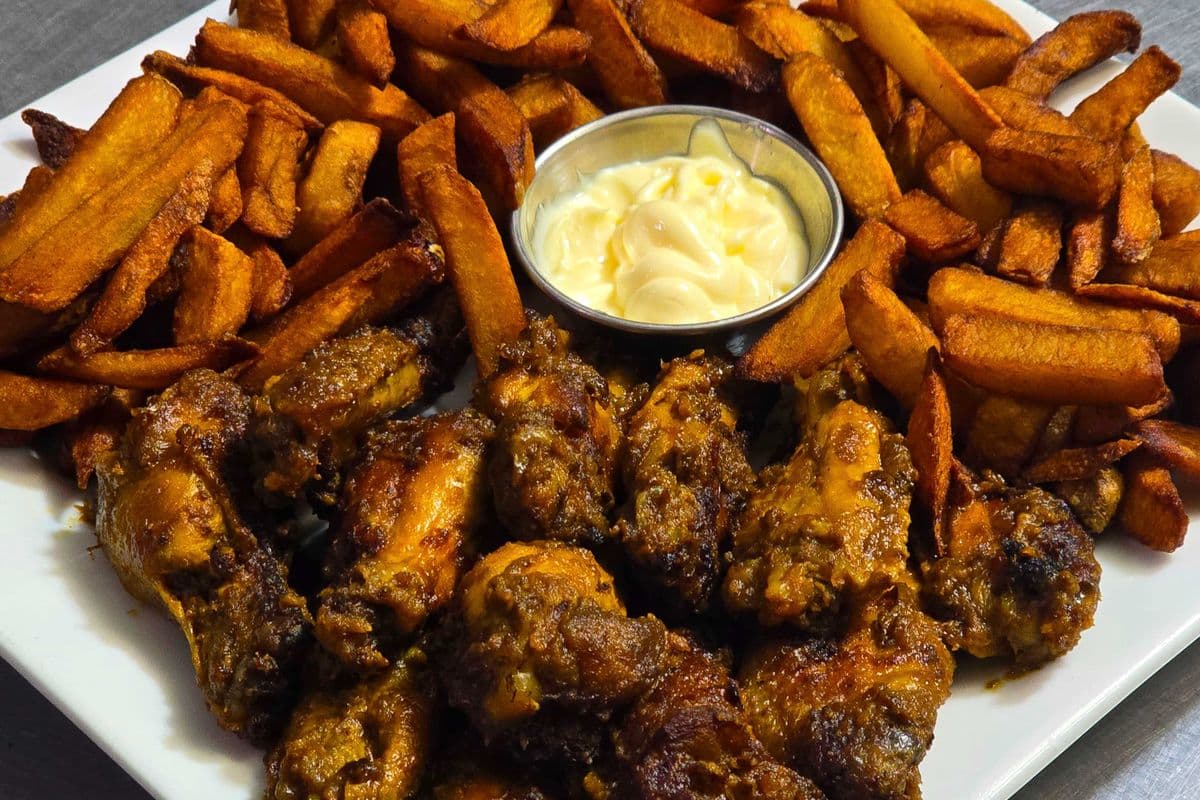 Assiette de 12 ailes / 12 Wings Platter