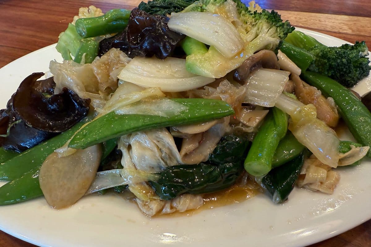 Stir Fried Vegetabe & Black Fungus 乾炒羅漢齋