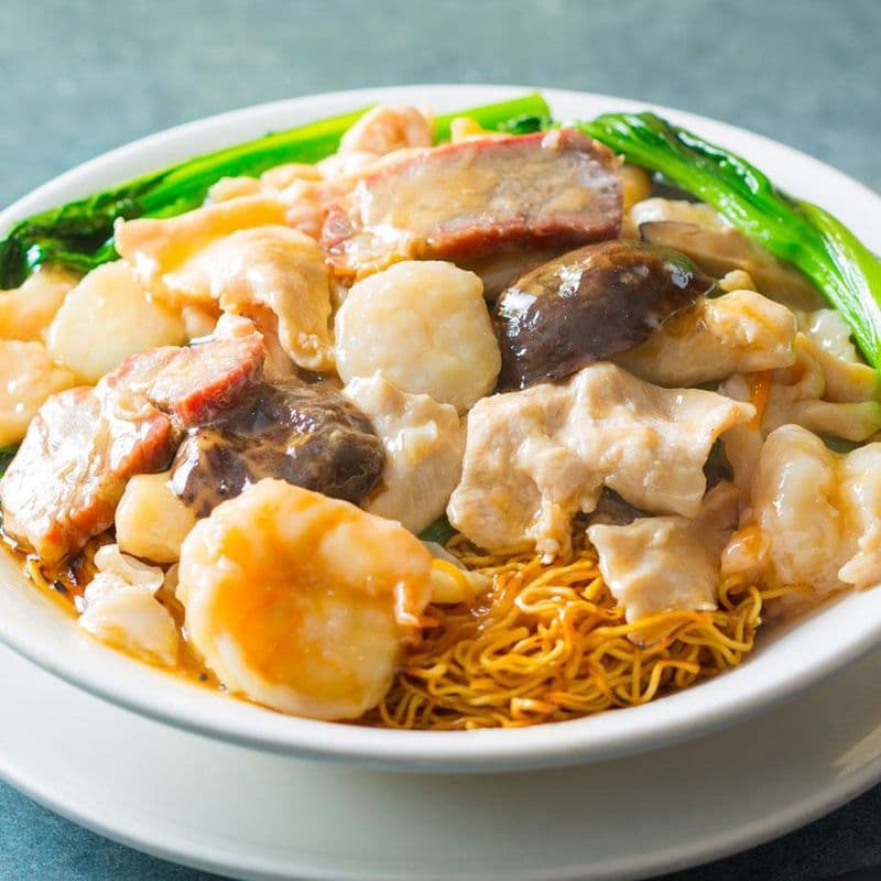 House Special Chow Mein (or Fried Flat Rice Noodle) 招牌炒麵或炒河