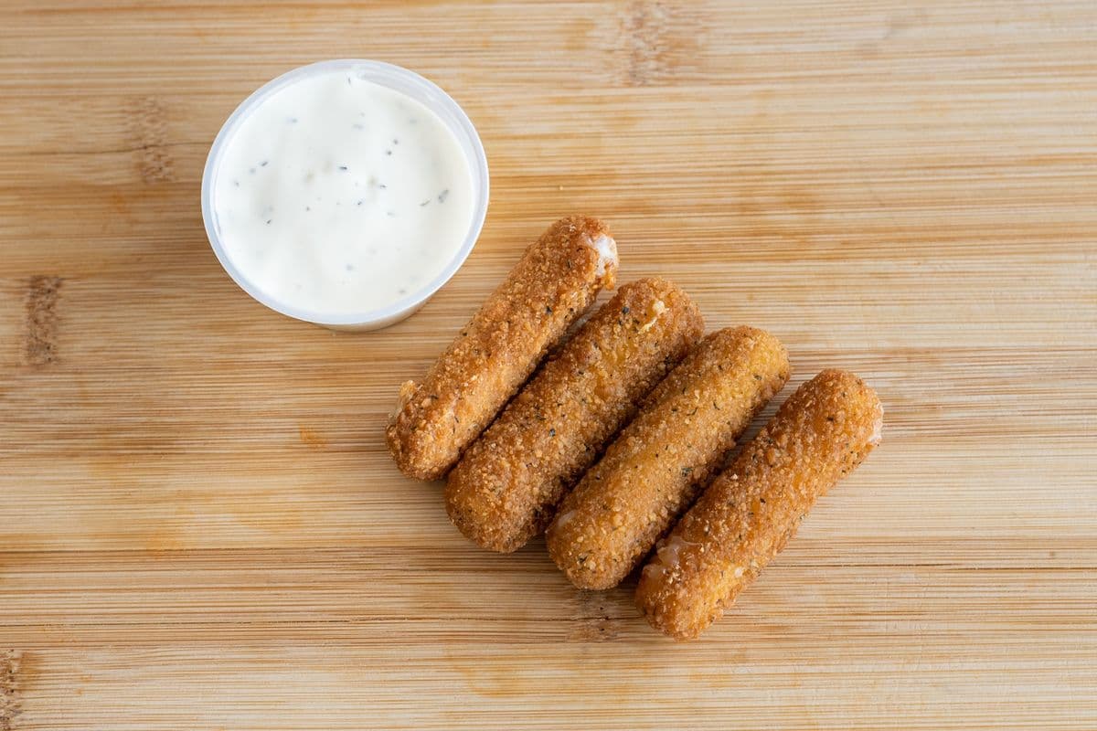Mozza Sticks (4 pcs)