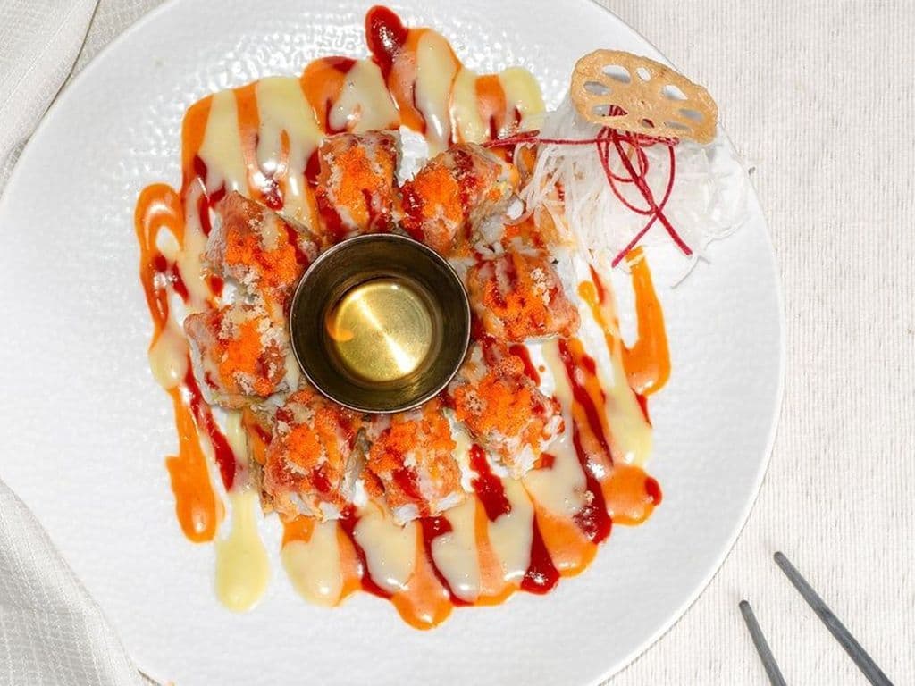 Volcano Roll (8 Pieces)