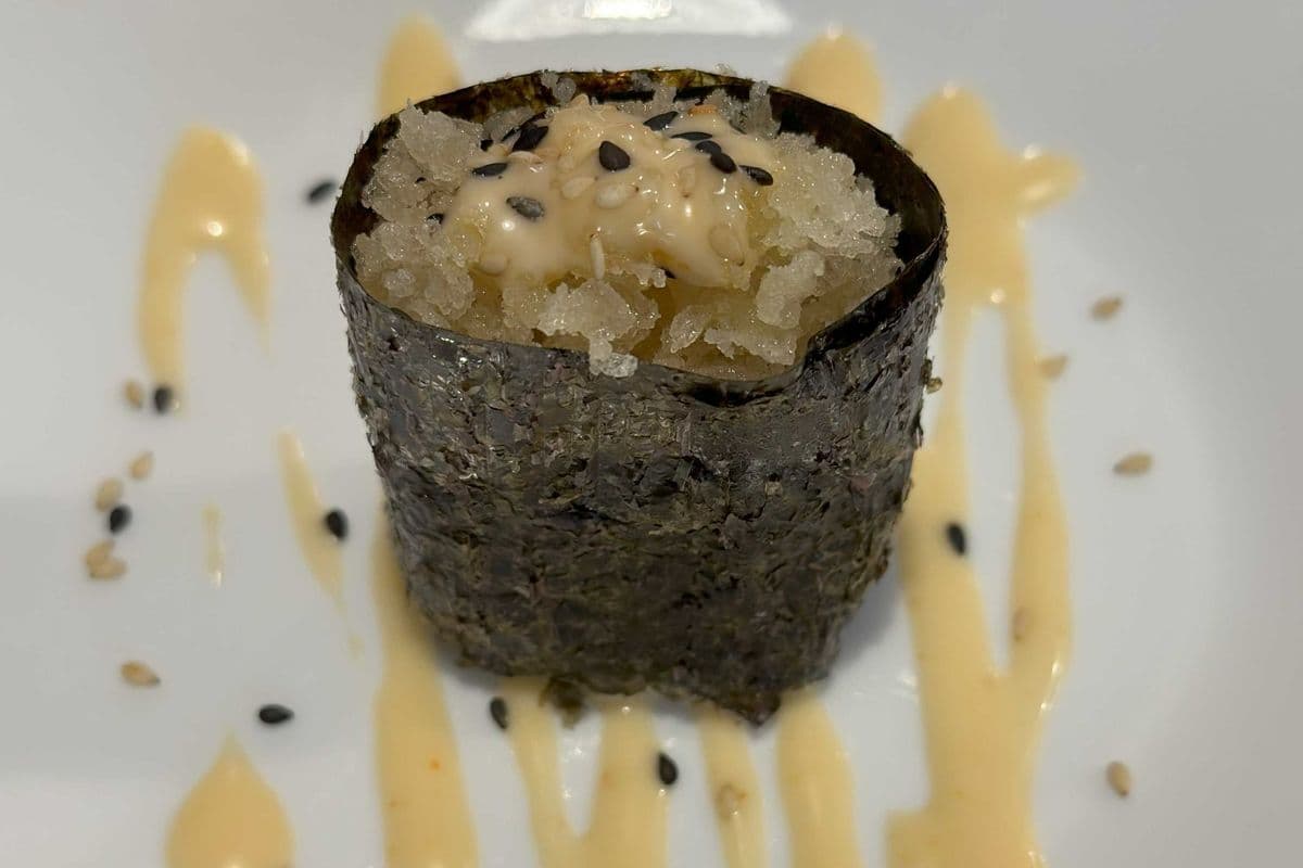 11.9 Syake Tempura / Spicy Salmon, Tempura