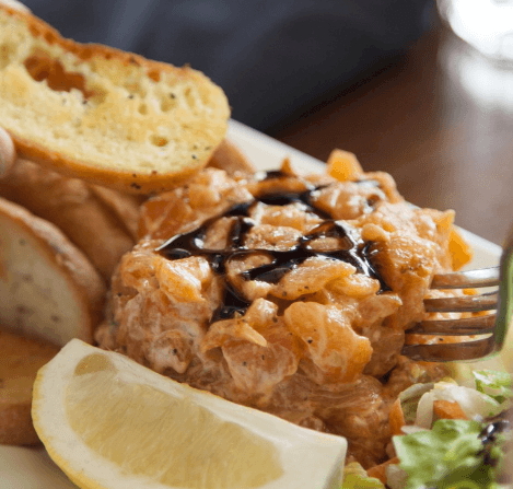 Tartare de saumon / Salmon Tartare