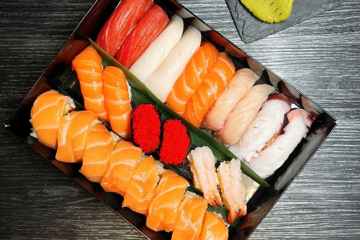 V5 Vintage Sushi And Roll 24 Pcs (for 2)