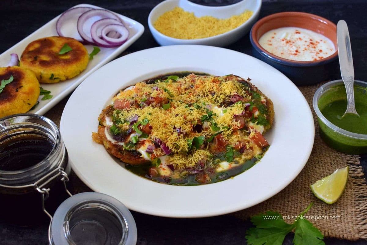 Chaat (Kachori, Samosa, Aloo Tikki)
