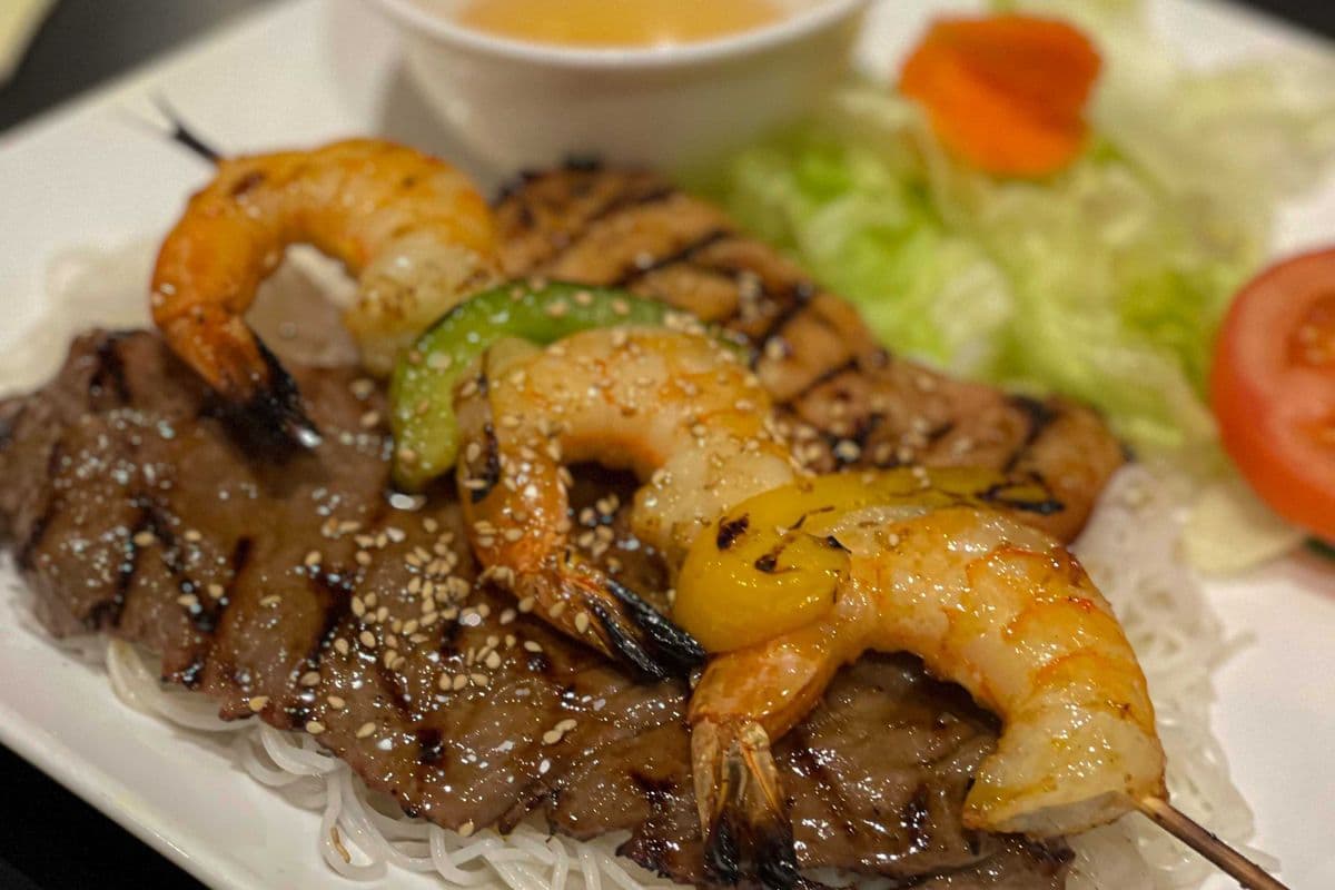 M52-Grillade SPECIAL Poulet, Boeuf, et Crevettes