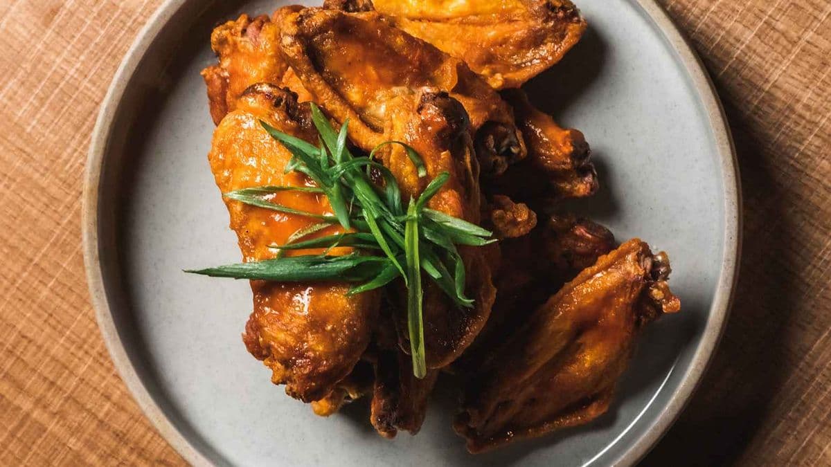 CHICKEN WINGS