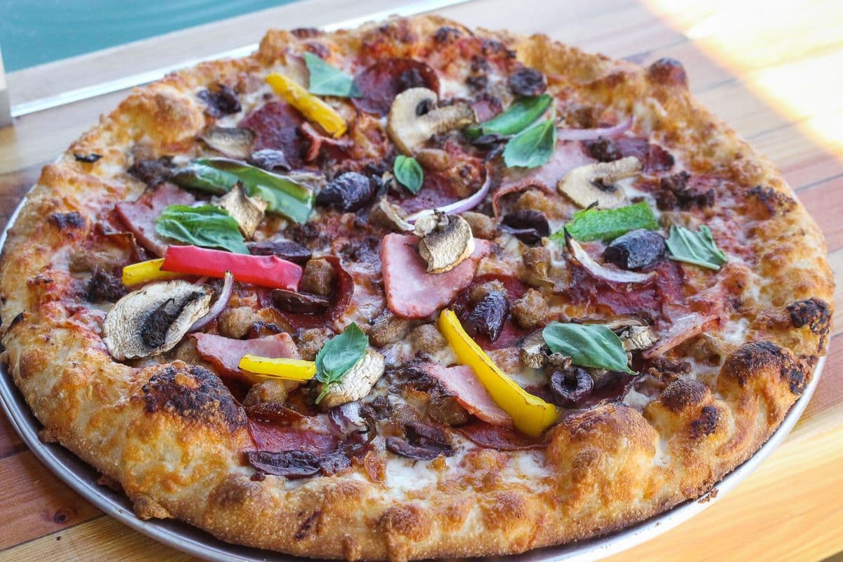 Large Captain's Combo Pizza