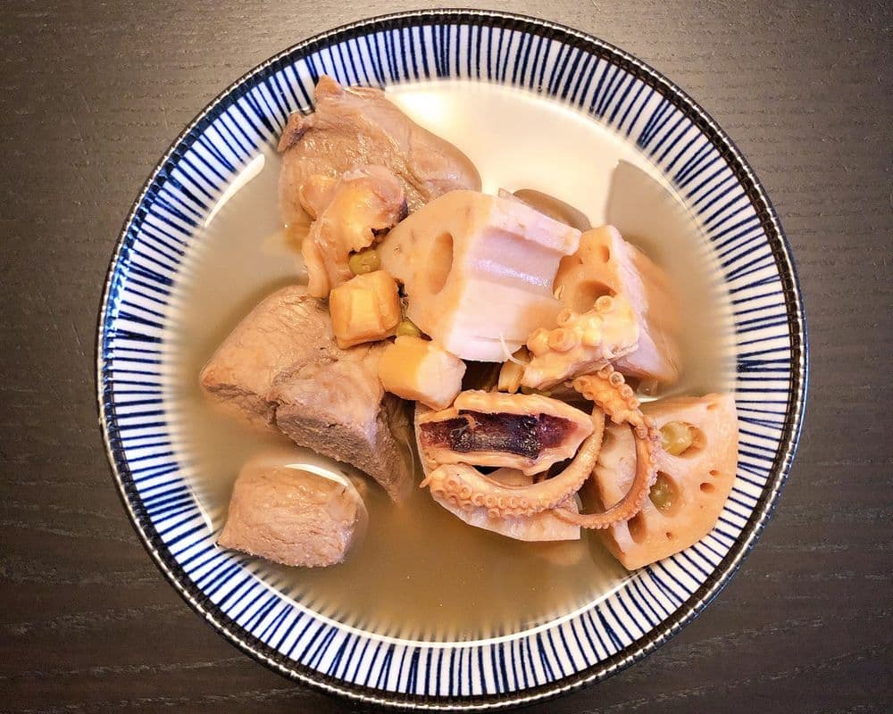 S10. Pork Bone Soup with Lotus Root & Dried Octopus (800 ml)
