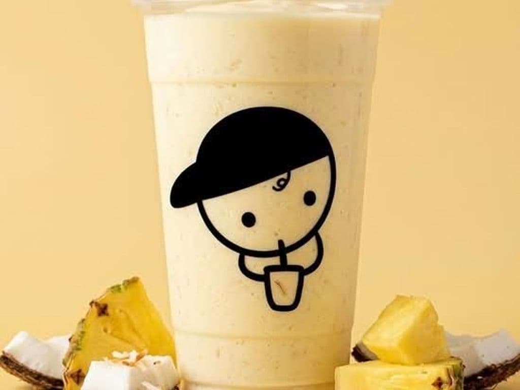 Milky Pineapple Slush (鳳梨冰沙)