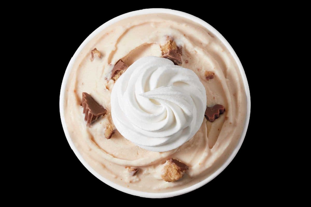 IL EST DE RETOUR! Dessert BlizzardMD Tarte aux moules au beurre d’arachides Reese’s / IT’S BACK! Reese’s Peanut Butter Cup Pie Blizzard® Treat