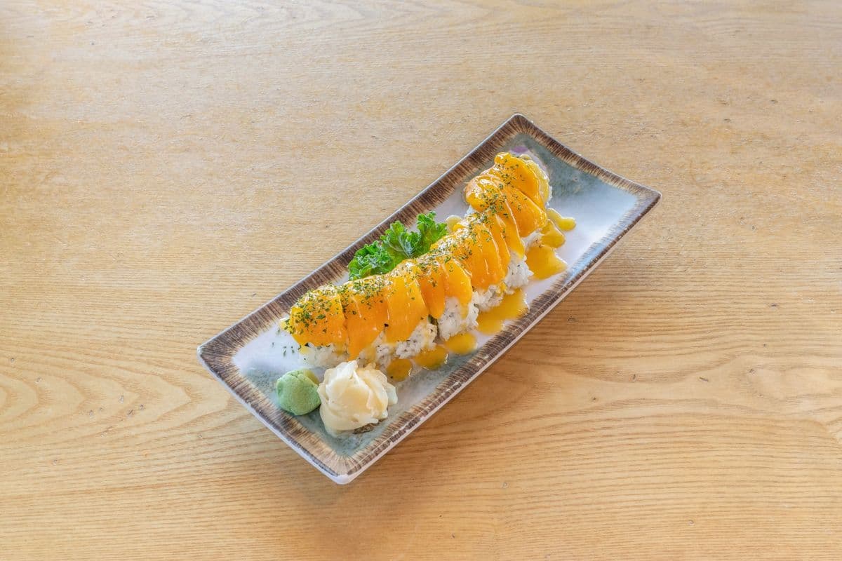 Mango Mango Roll (8 pcs)