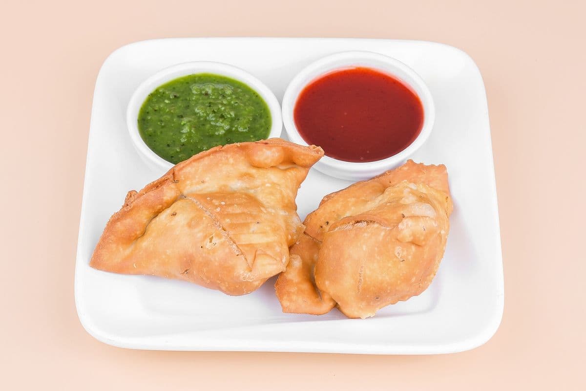 Vegetable Samosa Plate (2 Pcs)