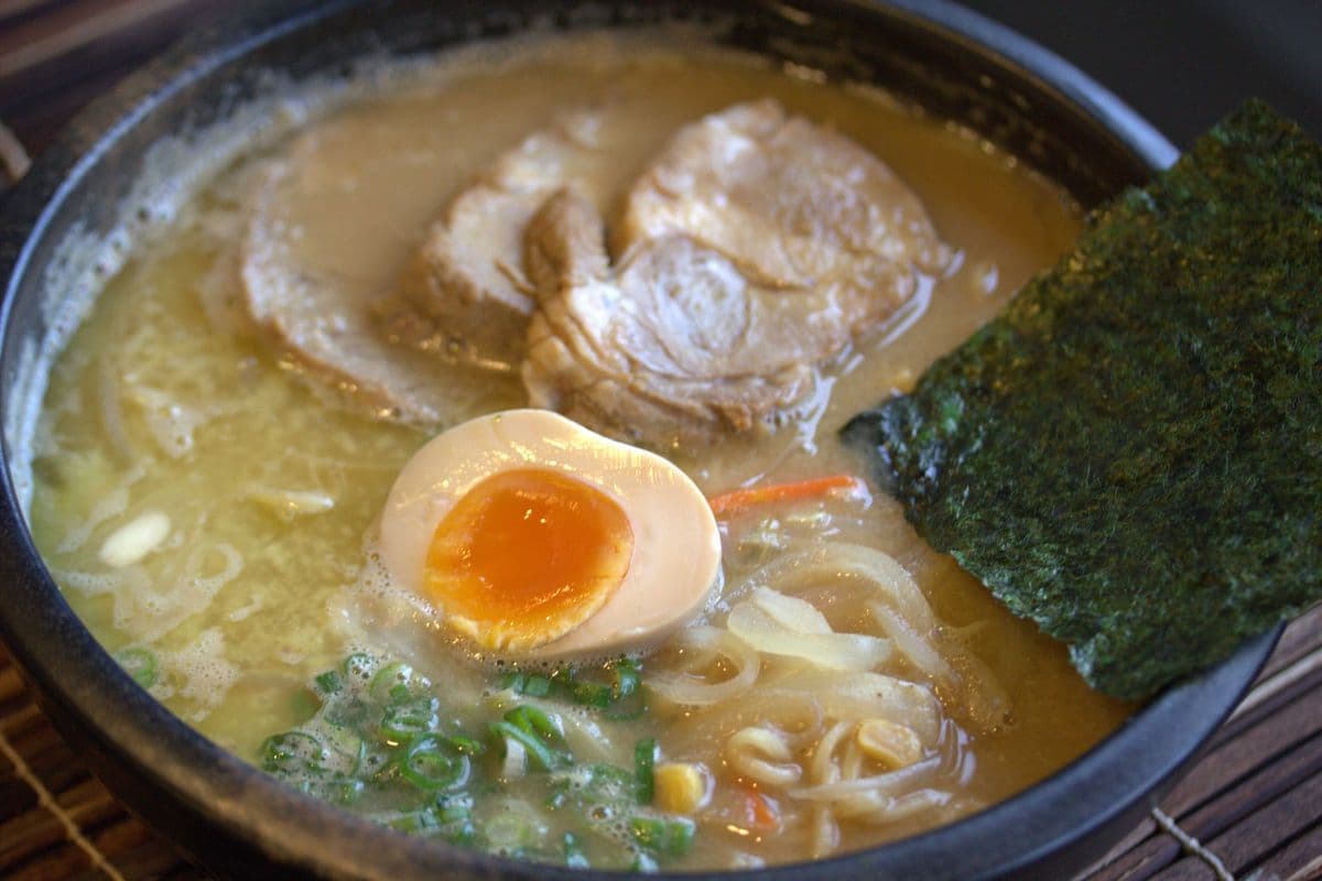 Ramen in Miso Base with Butter 味噌牛油拉麵