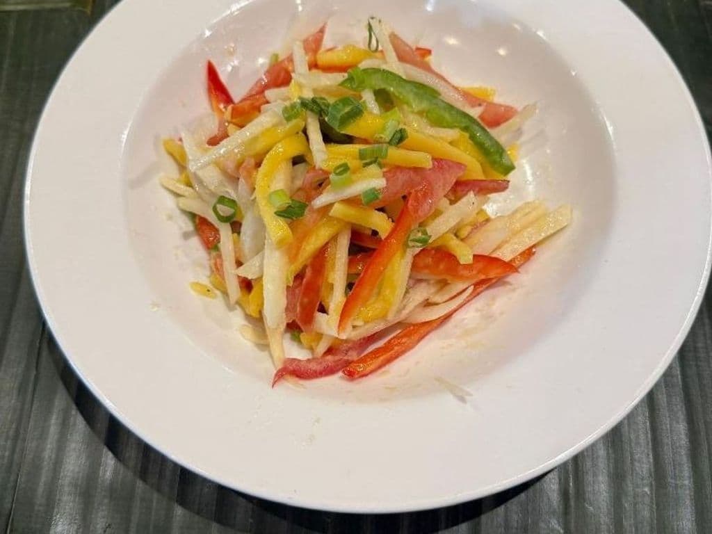 SAL. Casa Manila Mango Salad
