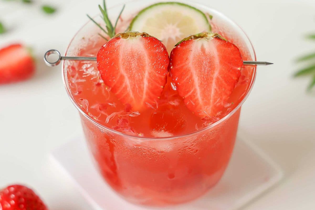 Strawberry Lemonade (700ml)