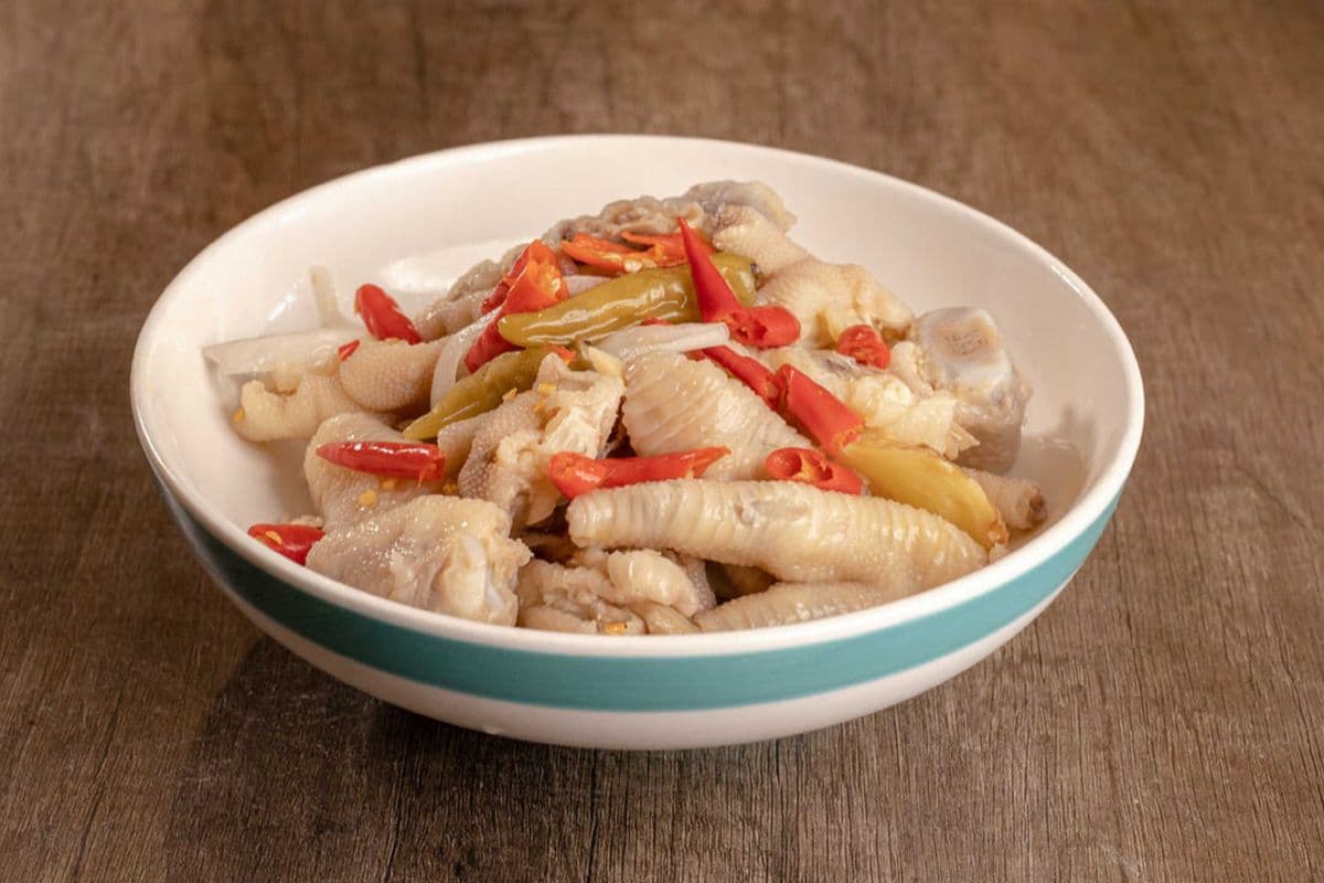 Chicken Feet in Pickled Pepper Sauce 泡椒凤爪