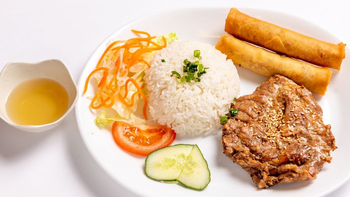 33. Grilled Chicken and Spring Rolls on Rice