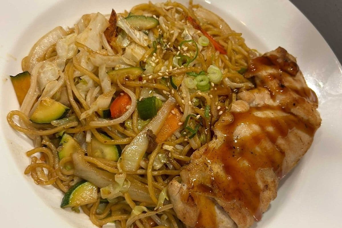 Chicken Pan Fried Noodle
