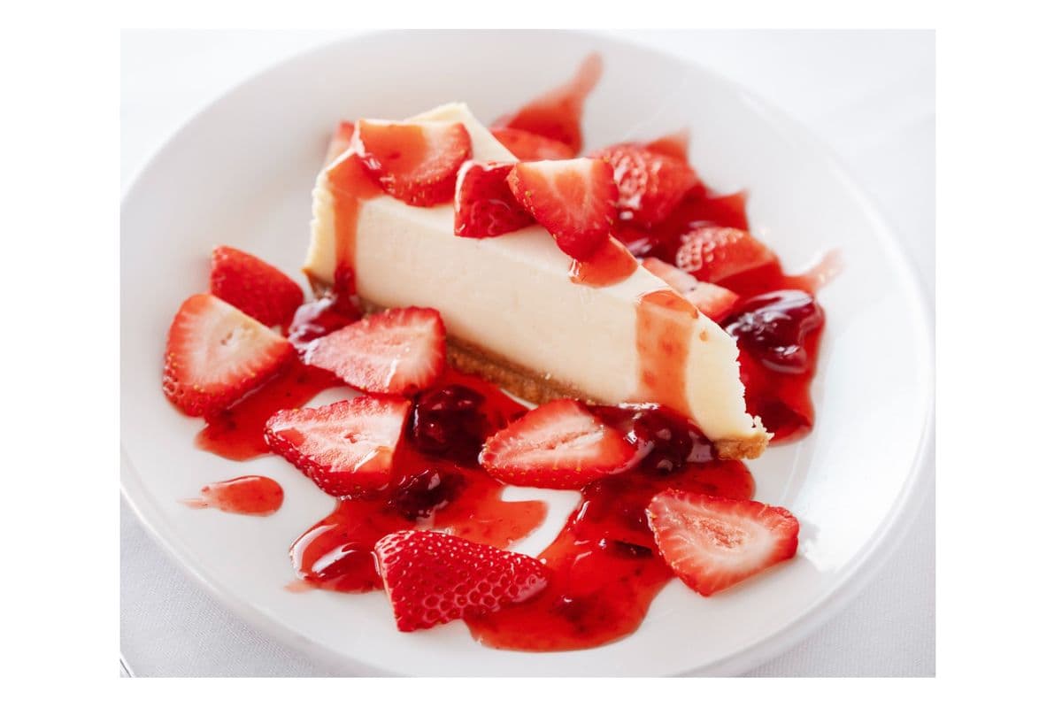 New York Cheesecake with Strawberries