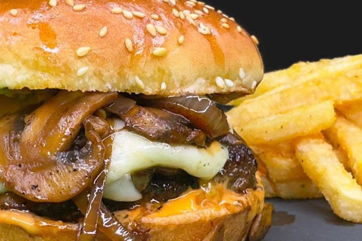 Sweet Onion and Mushroom Burger Meal
