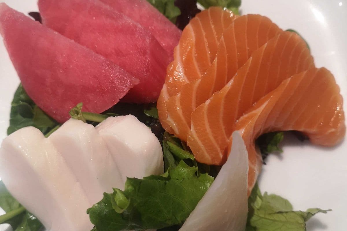 AP1 Sashimi Appetizer (11 pcs)