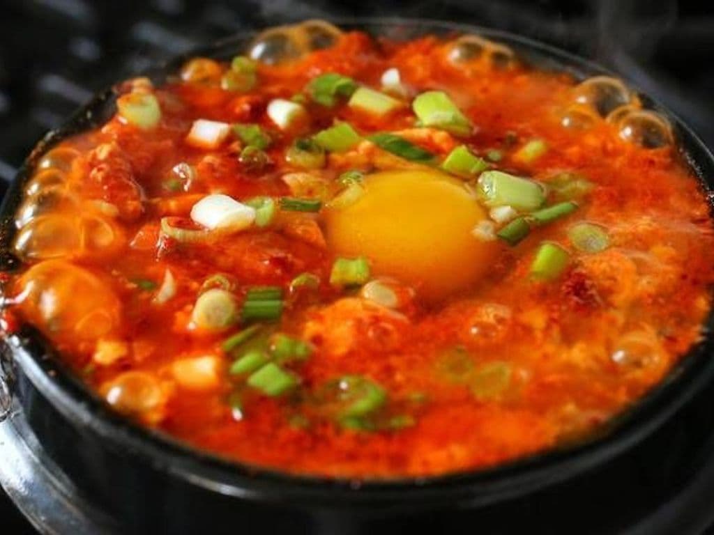 Pork Soondubu Jjigae (해물 순두부 찌개嫩豆腐湯)