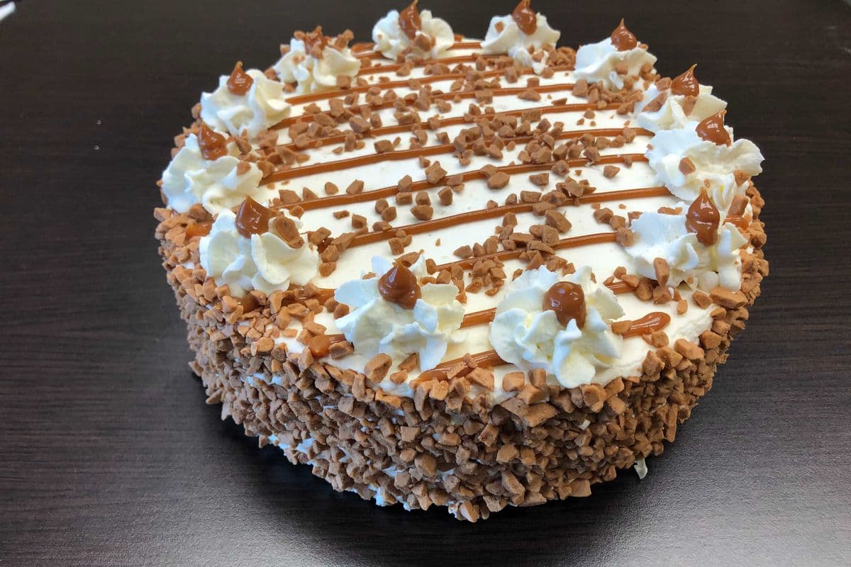 8" Round Caramel Toffee Cream Cake (8" Round cake)