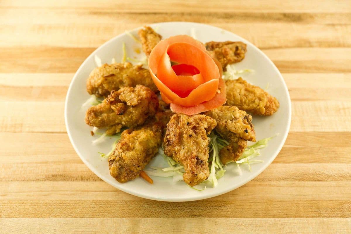 Deep-Fried Spicy Chicken Wings (8 Pcs)