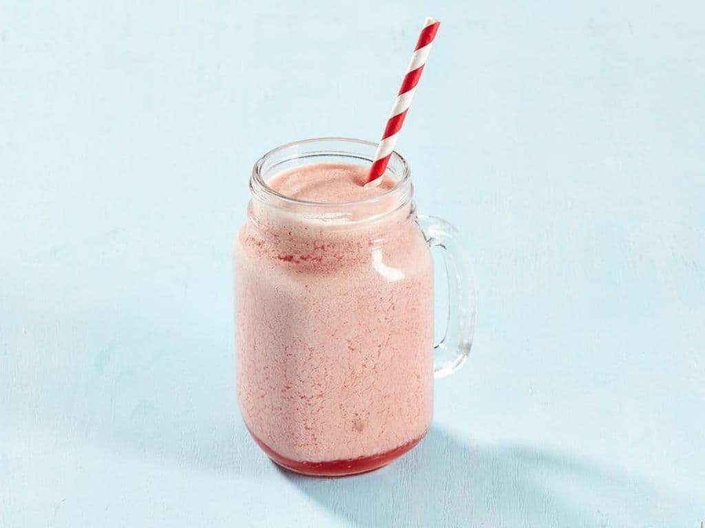 Iced Strawberry Lemonade Smoothie - Dairy Free