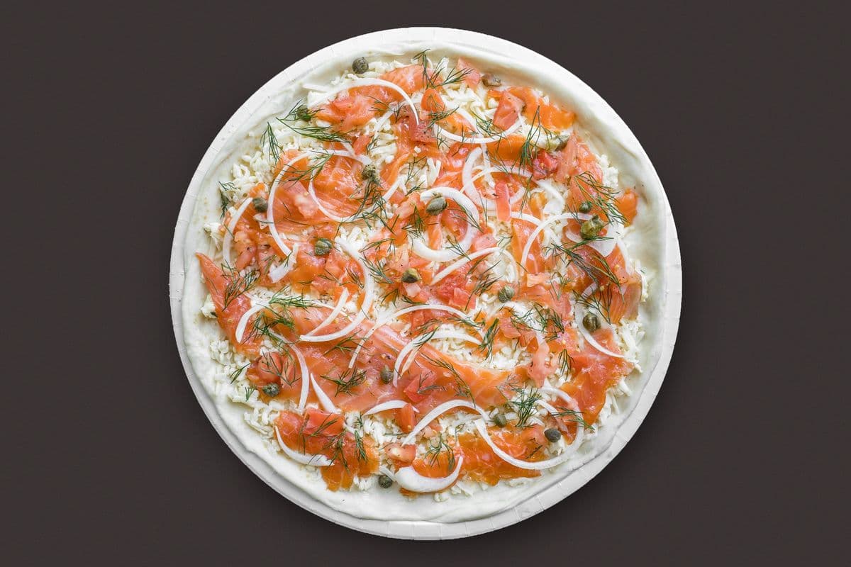 Pizza large 14" au saumon fumé / Large 14" Smoked Salmon Pizza