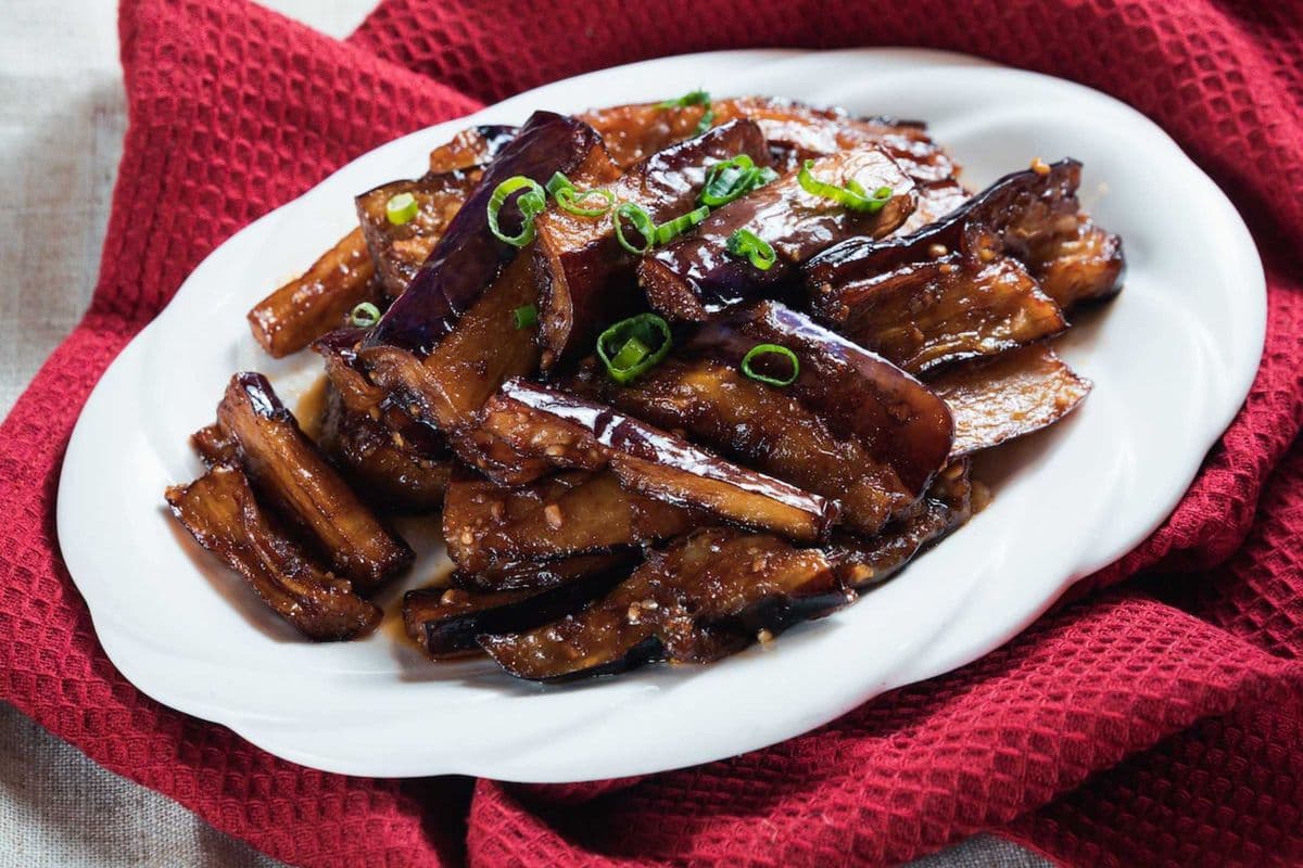 V06. Eggplant with Spicy Garlic Sauce